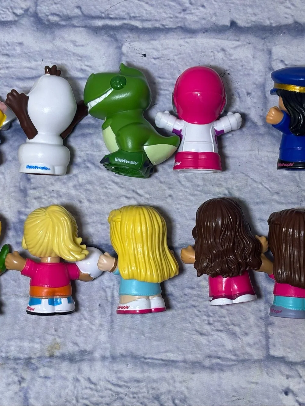 Lot of (12) Fisher-Price Little People figurines And Animals Olaf Barbie Rex